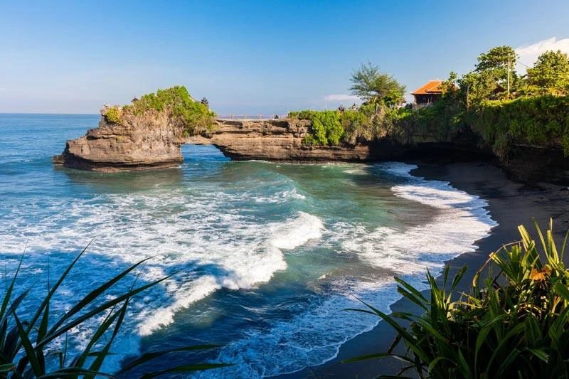 batu bolong beach