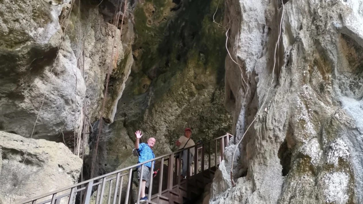 Batu Cermin Cave Labuan Bajo