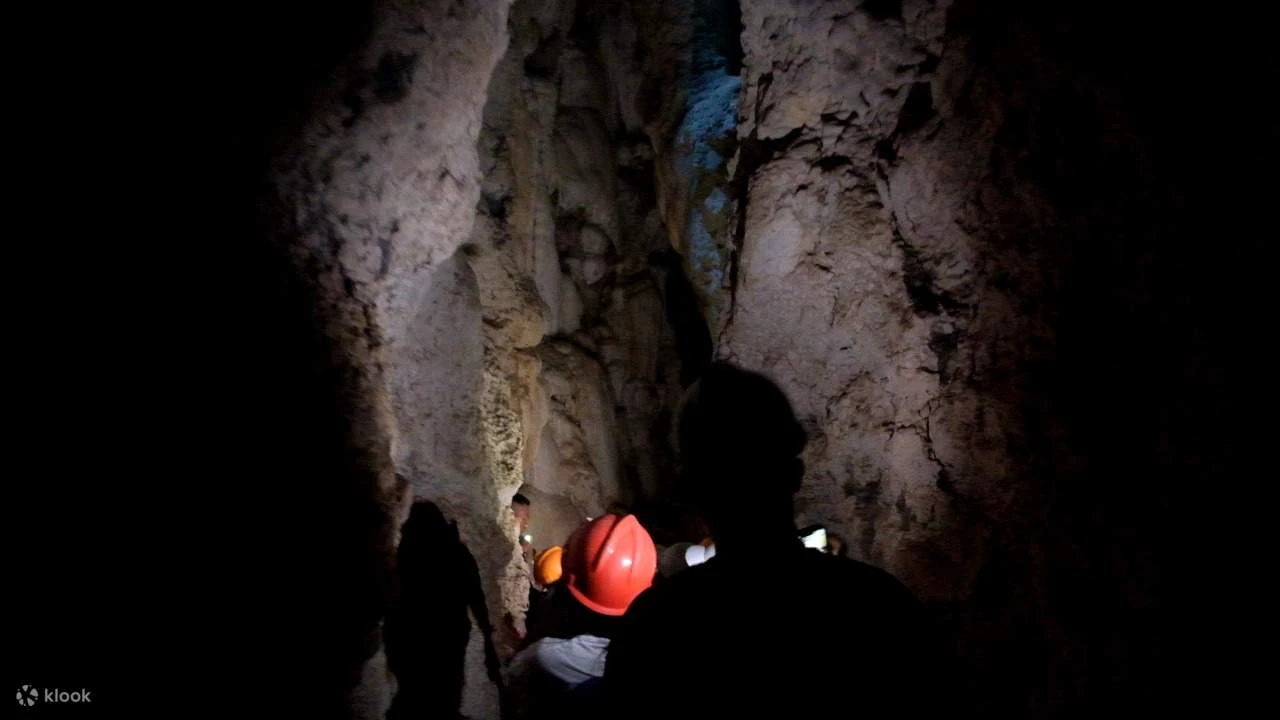 Batu Cermin Cave Labuan Bajo