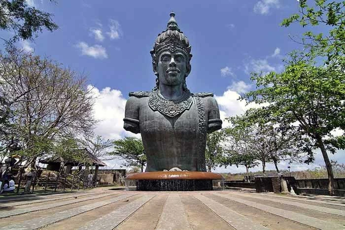 gwk vishnu statue