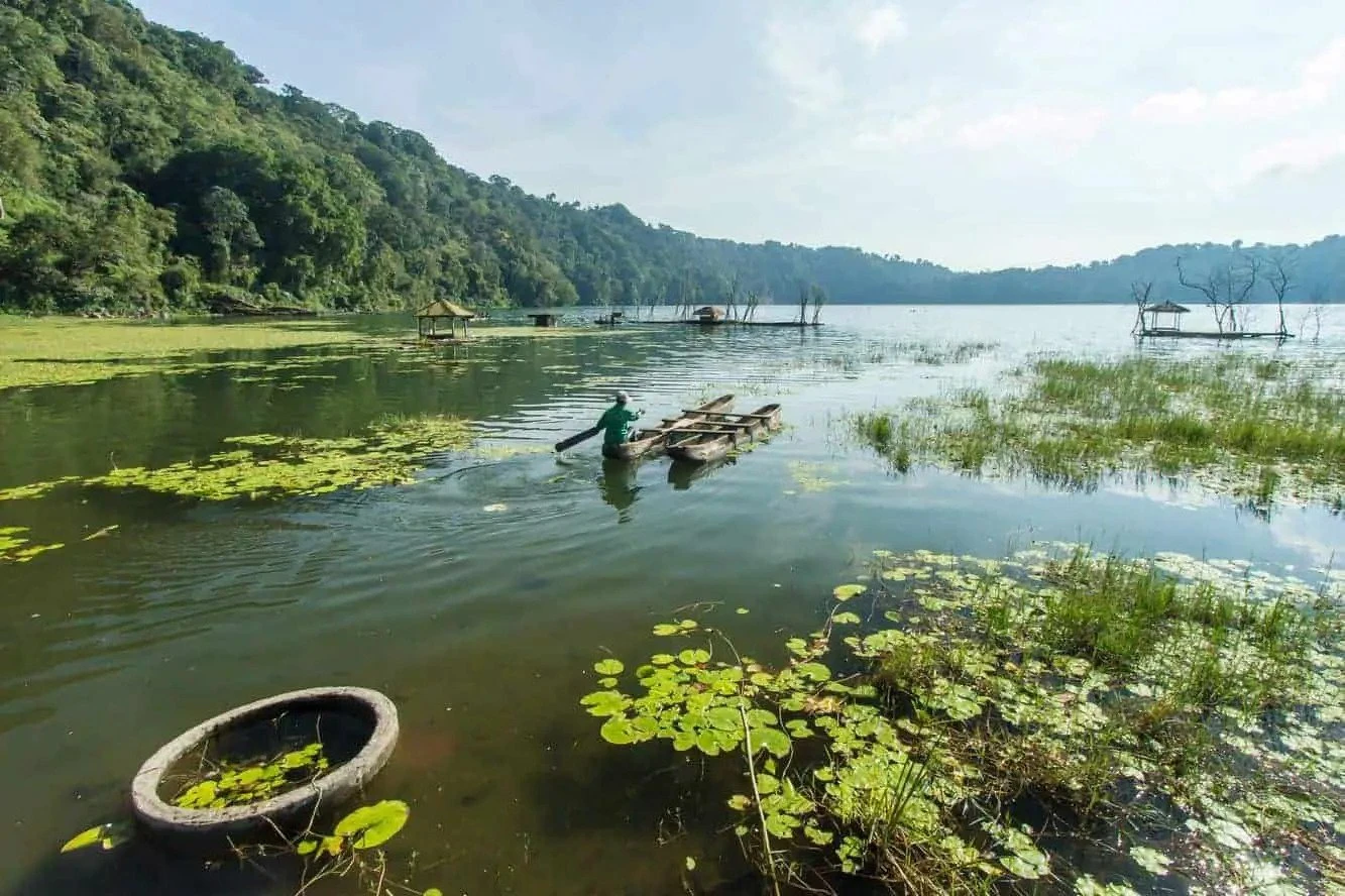 tamblingan lake view