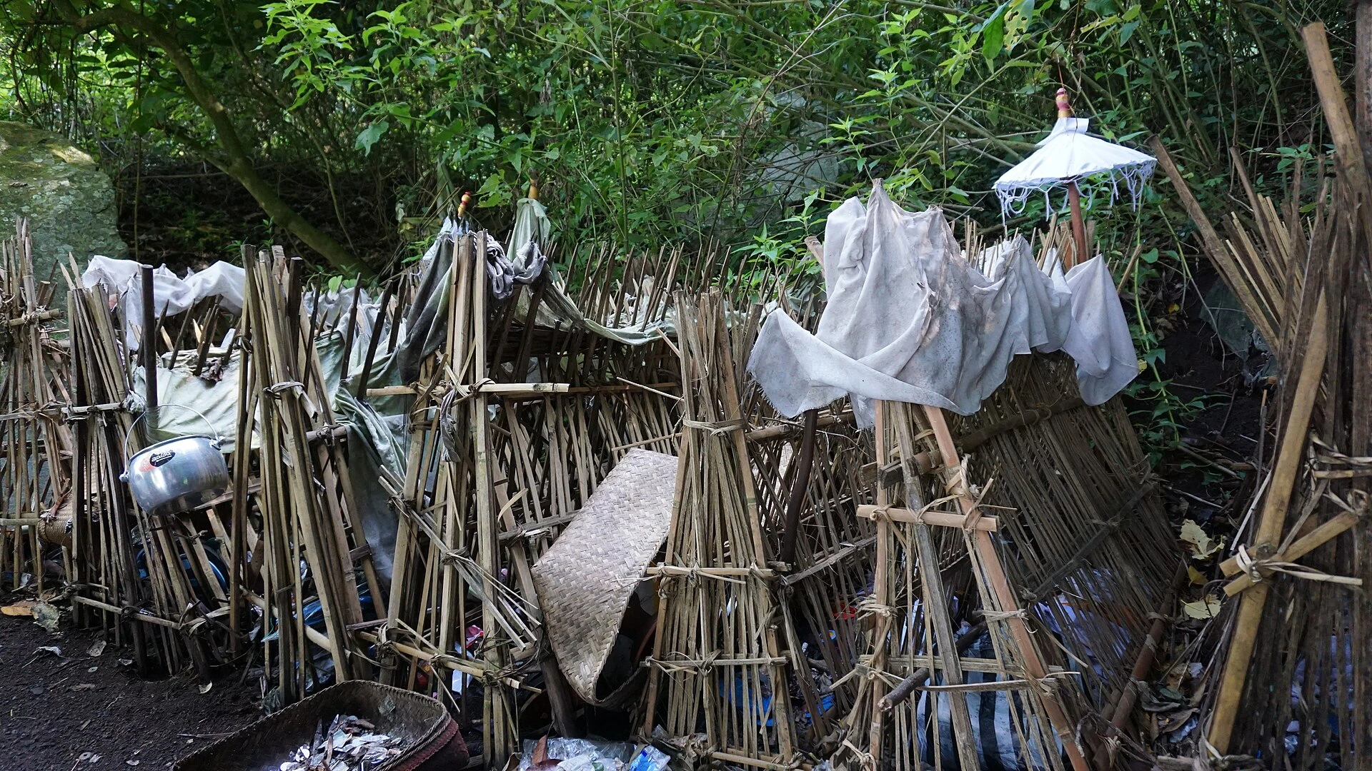 mepasah trunyan cemetery
