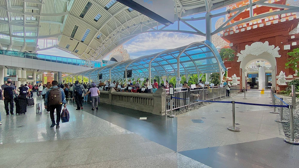 ngurah rai international airport bali arrival hall