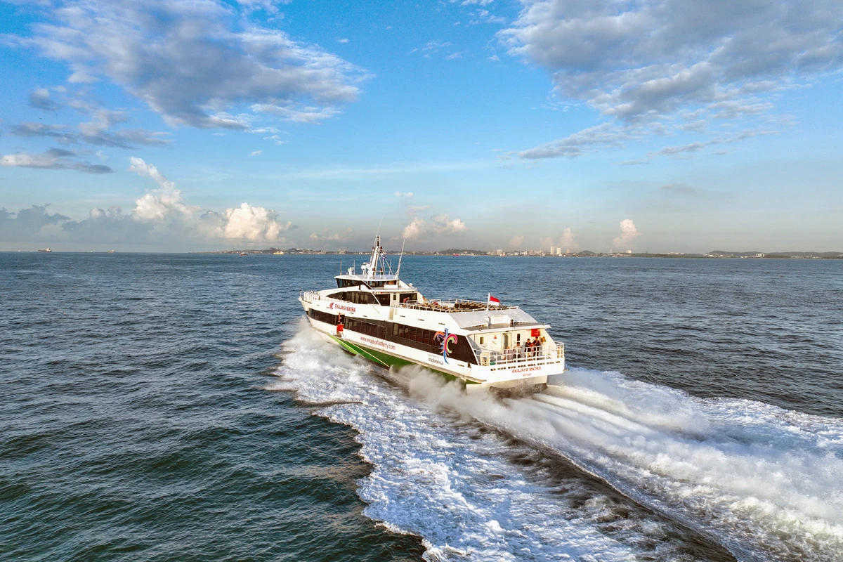 eka jaya fast ferry rear view