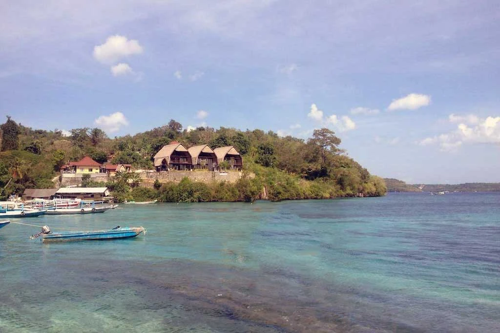 toyapakeh beach nusa penida island