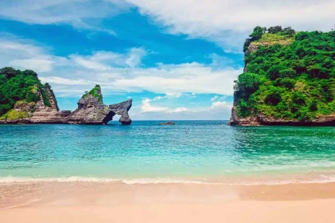 atuh cliff view from the beach