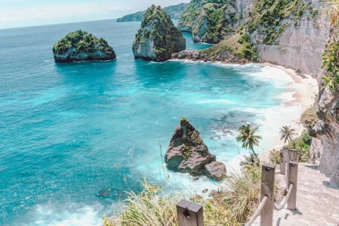 stairs down to diamond beach nusa penida island
