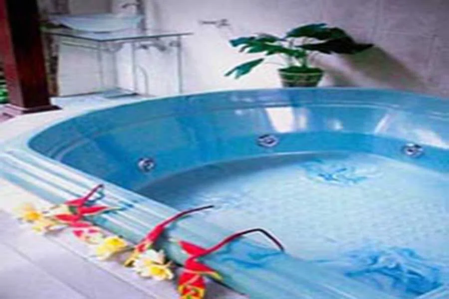 large room, bathroom, atres villas