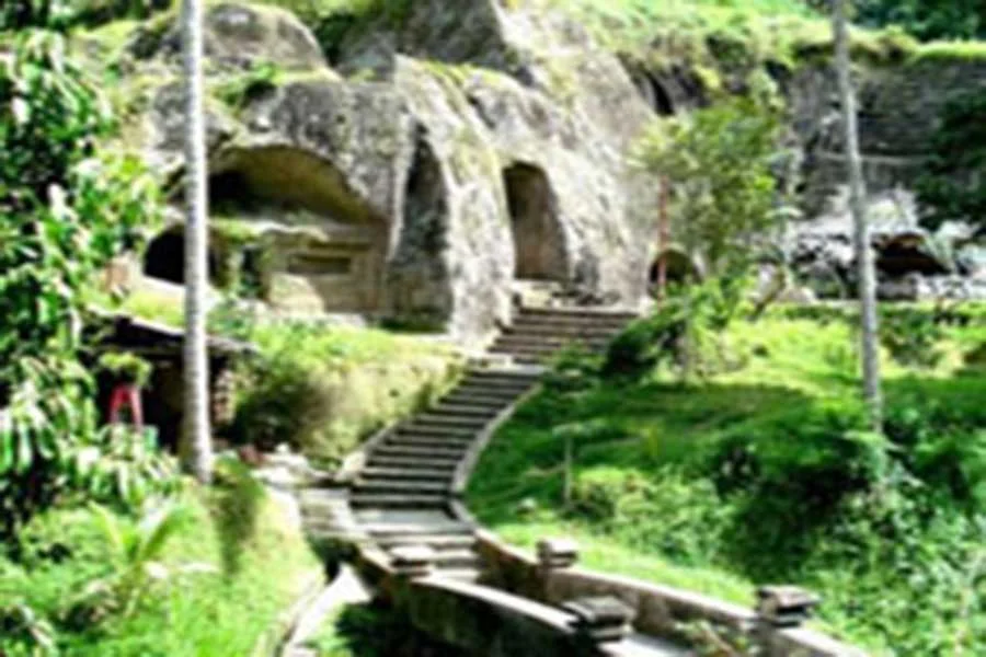access to gunung kawi temple