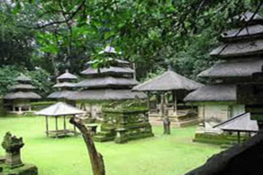alas kedaton bali old temple