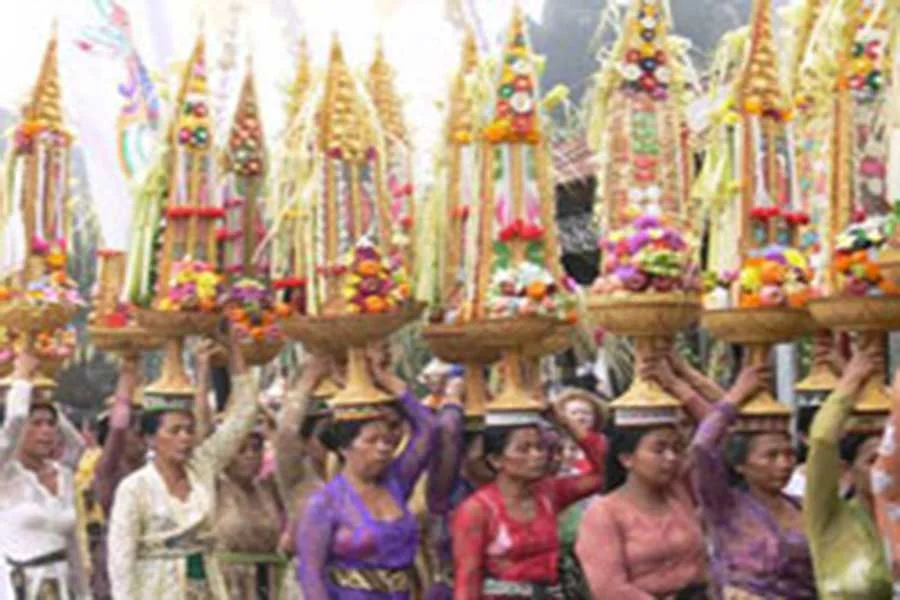 Gebogan, temple, ceremony