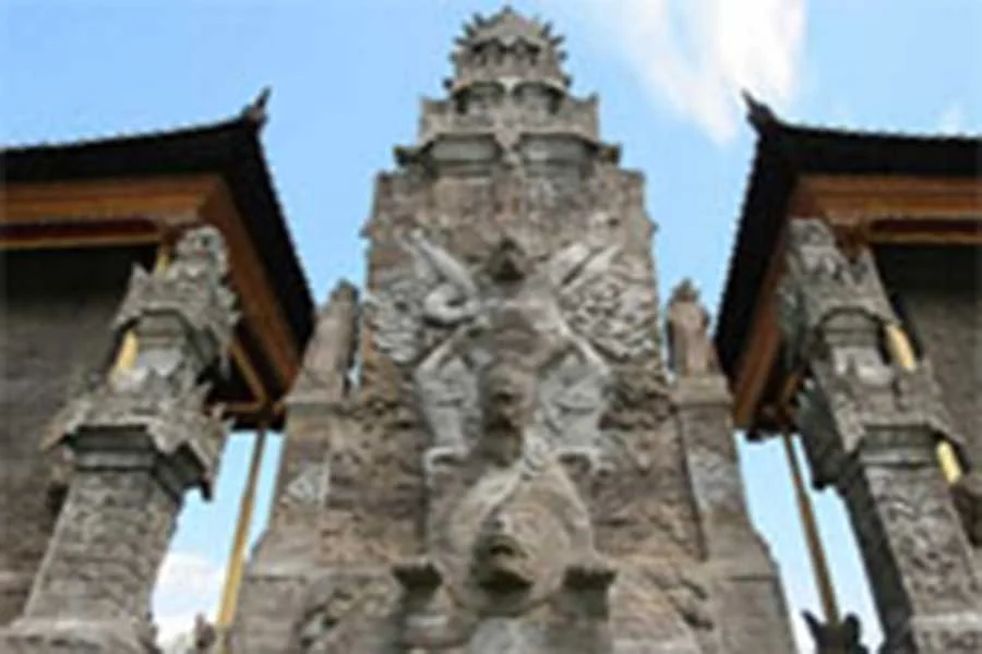 maduwe karang statue, bali, temple