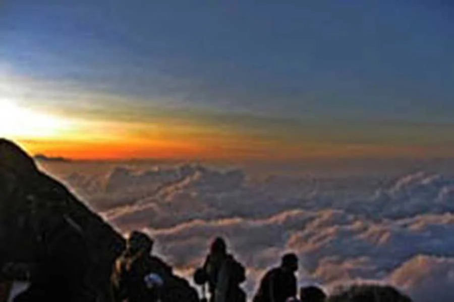 mount agung trekking view
