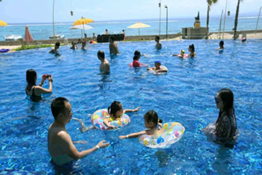 swimming pool, sammada beach, lembongan island