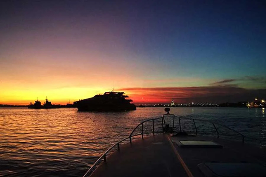 bounty sunset dinner cruise