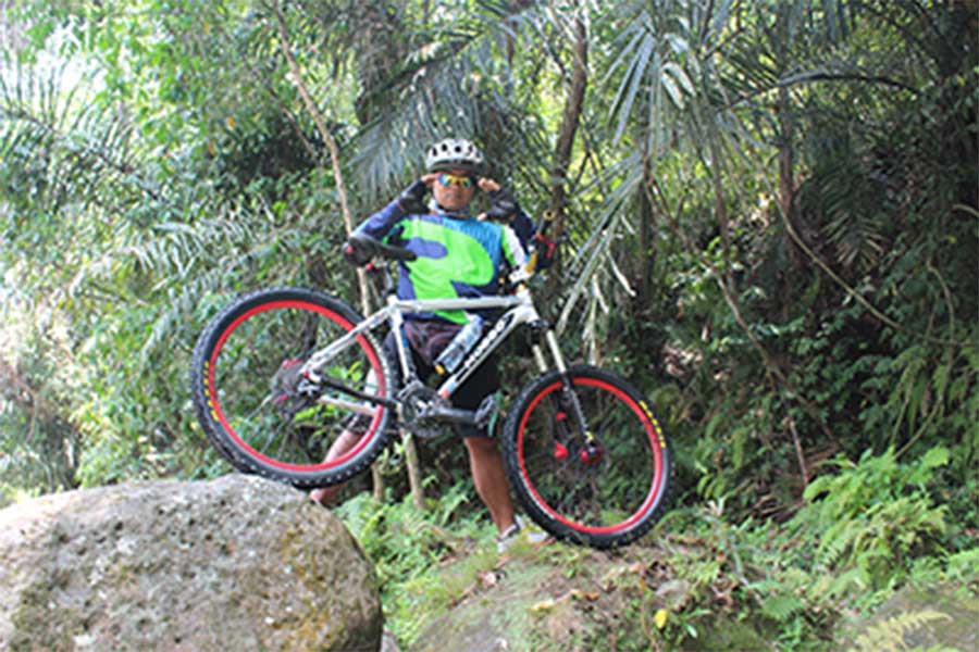 luwus jungle bike track, luwus village, bali moon bike